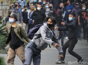 Demonstran Ricuh di DPRD Jabar, Polisi: Sengaja Memancing Emosi