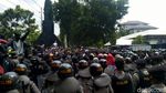 Aksi Protes Tolak UU Cipta Kerja di Semarang Ricuh