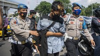 Irjen Eko Indra juga mengatakan polisi menemukan bom molotov dari kelompok massa aksi tersebut.  