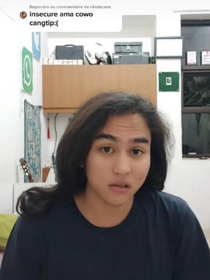 Bambang Ramadhan, pria yang viral karena berparas cantik.