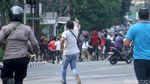 Foto: Pelajar Bentrok dengan Polisi di Palmerah