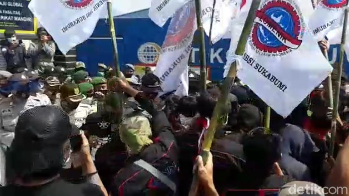 Buruh Sukabumi Tolak Omnibus Law