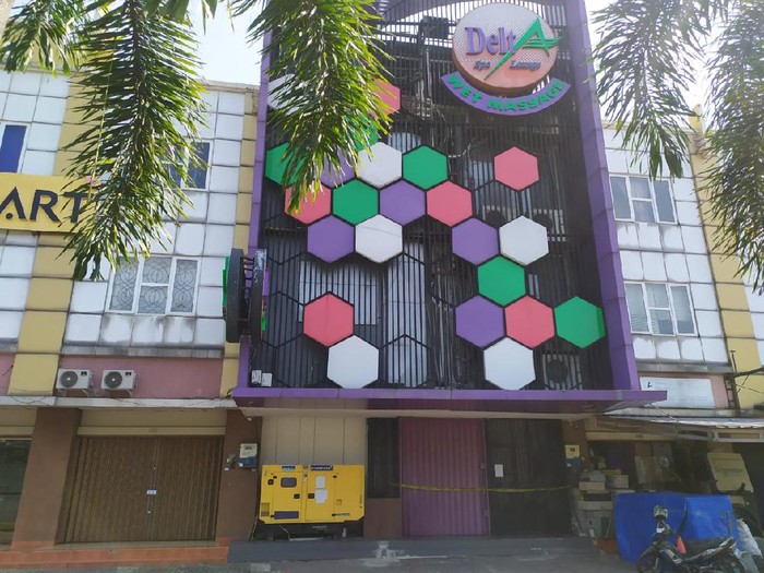 Delta Spa and Lounge Serpong Dipasangi Garis Polisi Usai Digerebek