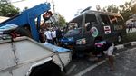Demo Omnibus Law Ricuh, Mobil Polisi Hancur Dirusak Massa