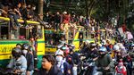 Duduki Bus-Bakar Ban, Mahasiswa Tangerang Tolak UU Ciptaker