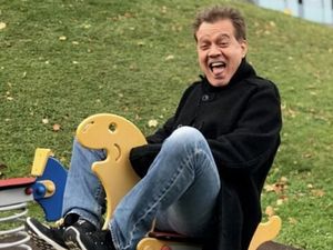 Anggun-Cella Kotak Berduka atas Meninggalnya Eddie Van Halen