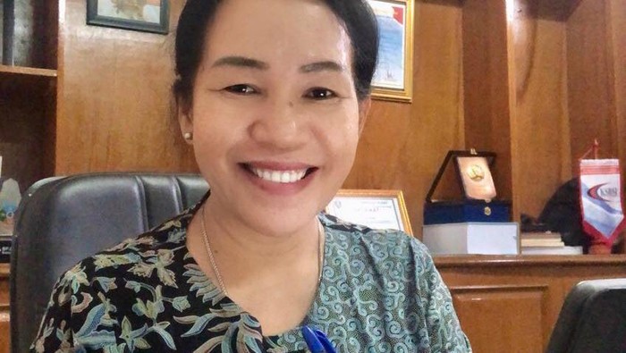 Presiden KSBSI (Konfederasi Serikat Buruh Seluruh Indonesia)  Elly Rosita Silaban