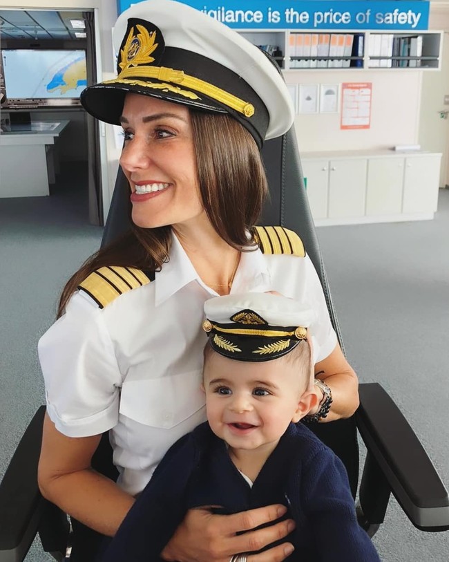 Salah satu hal terbaik dari pekerjaan ini adalah bisa bepergian dan menikmati dunia. Postinganku adalah semacam diarahkan untuk menunjukkan ada banyak kesempatan dalam pekerjaan ini. Dan jika kamu melihatnya, kamu bisa menjadi salah satunya, kata Kate. Foto: Instagram @captainkatemccue