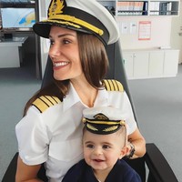 Salah satu hal terbaik dari pekerjaan ini adalah bisa bepergian dan menikmati dunia. Postinganku adalah semacam diarahkan untuk menunjukkan ada banyak kesempatan dalam pekerjaan ini. Dan jika kamu melihatnya, kamu bisa menjadi salah satunya, kata Kate. Foto: Instagram @captainkatemccue