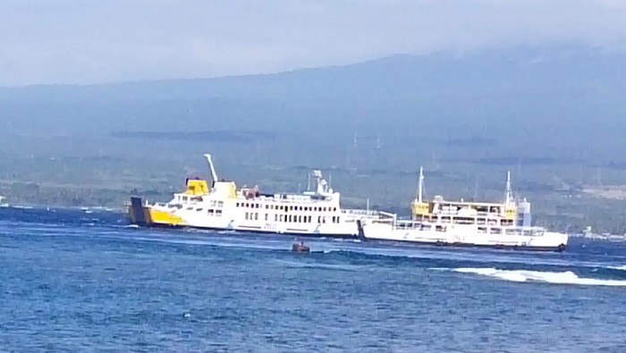 KMP Dharma Rucitra terseret arus.