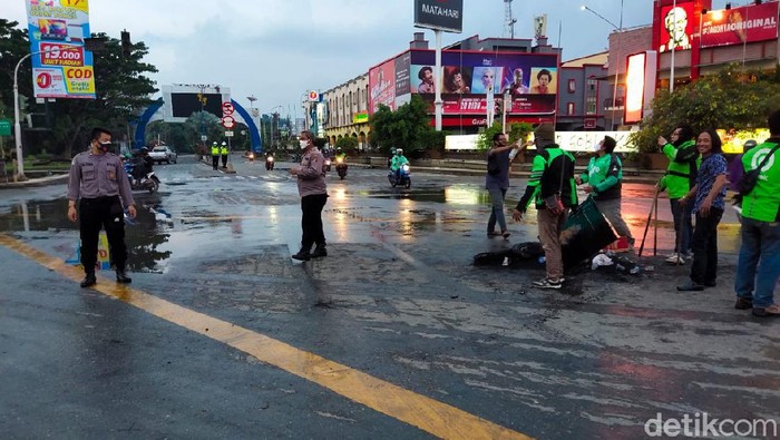 Kondisi di Simpang Lembuswana.