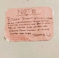 Nah loh, malah jadi bawa-bawa mantan nih.. Foto: Twitter/@howtodresvvell
