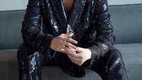 Zhang Yixing atau yang dikenal dengan Lay merupakan member EXO yang berasal dari China. Namanya jadi perbincangan karena hari ini (7/10), pria tampan ini merayakan ulang tahun ke-29. Foto: Instagram @layzhang
