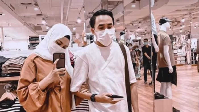 Mahasiswa Pacaran dengan Dosen Mahasiswa pacaran dengan dosen jadi viral.