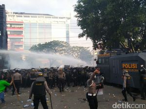 Rentetan Demo Rusuh Menyambut Omnibus Law