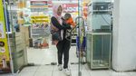 Melihat Aksi Lucu Monyet Peliharaan di Bekasi