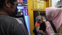Monyet berusia 9 tahun lebih ini juga pintar, ia bisa bersalaman dengan manusia hingga nurut dengan sang pemiliknya.