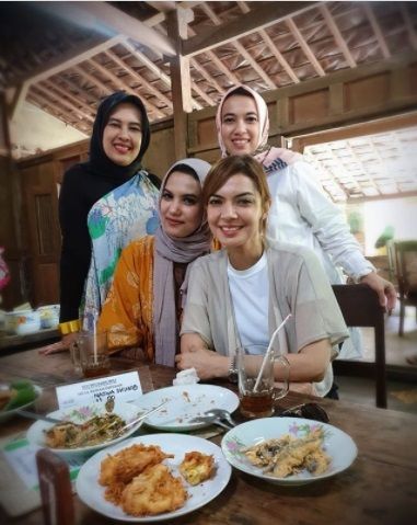 Gaya Kuliner Najwa Shihab