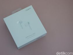 Unboxing Oppo Enco W51, TWS dengan Peredam Bising Rp 1 Jutaan