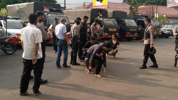 Polisi amankan 7 orang di aksi demo tolak Omnibus Law di Kota Sukabumi.