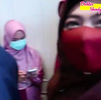 Semakin mewah lagi karena rumah tersebut juga dilengkapi sebuah lift. Ini suasana di dalam lift. (Foto: YouTube/Dokter Shindy)