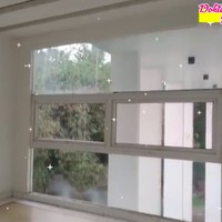 Sebuah ruangan kecil di salah satu sudut rumah itu yang disebut Dokter Shindy bisa dijadikan musala. (Foto: YouTube/Dokter Shindy)