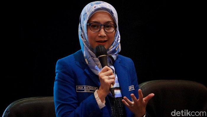 Artis Desy Ratnasari resmi menjadi Ketua Dewan Perwakilan Wilayah Partai Amanat Nasional (DPW PAN) Jawa Barat. Dia terpilih untuk menggantikan Ahmad Najib.