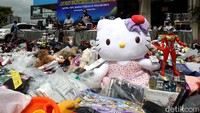 Proses pemusnahan barang-barang dimaksud dilakukan berdasarkan 9 (sembilan) surat keputusan dari KPKNL Yogyakarta yaitu nomor: S-90/MK.06/WKN.OQIKNL.06/2020 tanggal 9 September 2020 s.d. S-98/MK.06NVKN.09/KNL.06/2020 tanggal 10 September 2020.