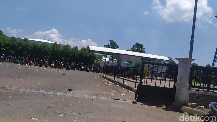 Suasana sepi di salah satu pabrik di Cianjur karena buruh mogok kerja