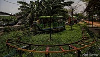 Sejumlah wahana bermain yang berada di kawasan itu juga tampak ditinggalkan begitu saja di sana saat Jakarta kembali menerapkan PSBB ketat untuk menekan angka kasus COVID-19.