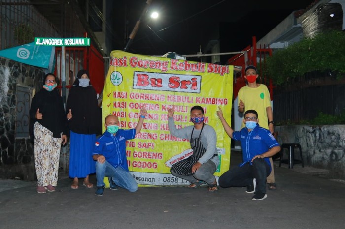 Tolak RUU Ciptaker, Anggota Demokrat dan PKS dapat Diskon di Warung Nasi Goreng Kebuli Ini