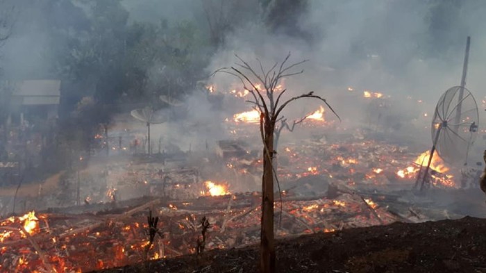 20 rumah warga Kampung Adat Cengkuk Sukabumi terbakar