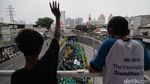 Aksi Long March Mahasiswa dan STM di Kawasan Senen