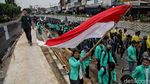 Aksi Long March Mahasiswa dan STM di Kawasan Senen