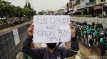 Aksi Long March Mahasiswa dan STM di Kawasan Senen