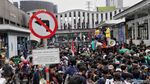 Aksi Long March Mahasiswa dan STM di Kawasan Senen