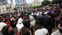 Pada UU Ciptaker, mereka menilai pemerintah tidak berpihak kepada buruh, di mana kepentingan investor dan pengusaha menjadi konsentrasi pemerintah.