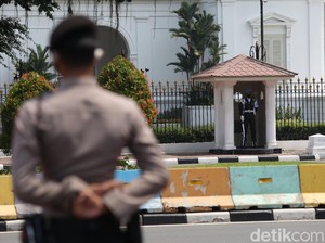 Dosen ASN Demo Tuntut Tunjangan Kinerja di Istana Hari Ini