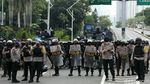 Barracuda-Water Cannon Amankan Demo Tolak Omnibus Law