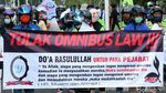 Begerak ke DPR, Buruh Diadang Polisi di Taman Ria Senayan