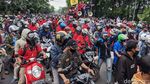 Blokade Dibuka, Buruh Mengalir ke Arah Kalideres Jakbar