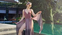 Selain itu Cinta juga kerap mengunggah penampilannya selama di Bali. Dok. Instagram/claurakiehl