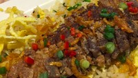 Pria kelahiran Hawaii ini lumayan aktif di Instagram. Hobinya adalah pamer makanan enak. Seperti ketika ia sarapan nasi goreng pork belly di Bali. Foto: Instagram daltonit