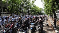 Selain di kawasan Sunter, aksi menolak omnibus law UU Cipta Kerja juga berlangsung di DPR dan Istana.