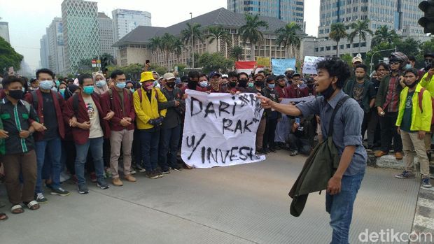 Demo Mahasiswa di Patung Kuda, Jakpus