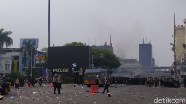 Demo Massa di Kawasan Harmoni, Jakarta Pusat