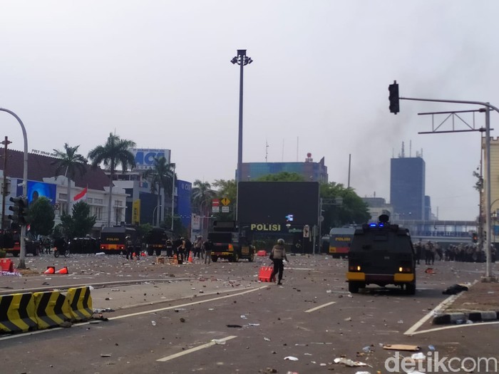 Demo Massa di Kawasan Harmoni, Jakarta Pusat