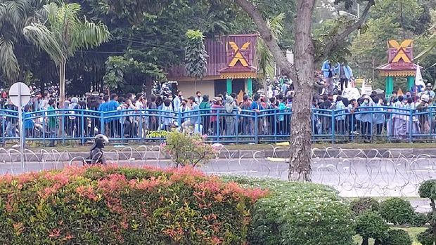 Demo menolak Omnibus Law di Pekanbaru, Riau.