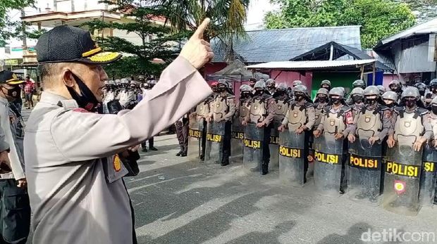 Demo Omnibus Law di Ambon.