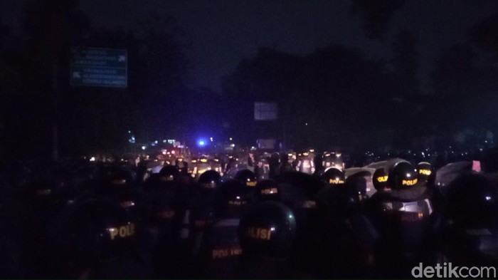 Demo omnibus law di bandung ricuh, 8 oktober